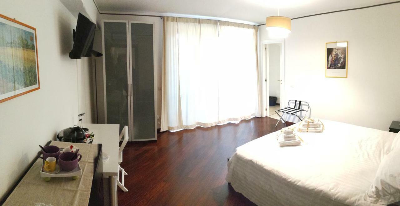 A Casa Di Sara Ermy Acomodação com café da manhã Bari Exterior foto