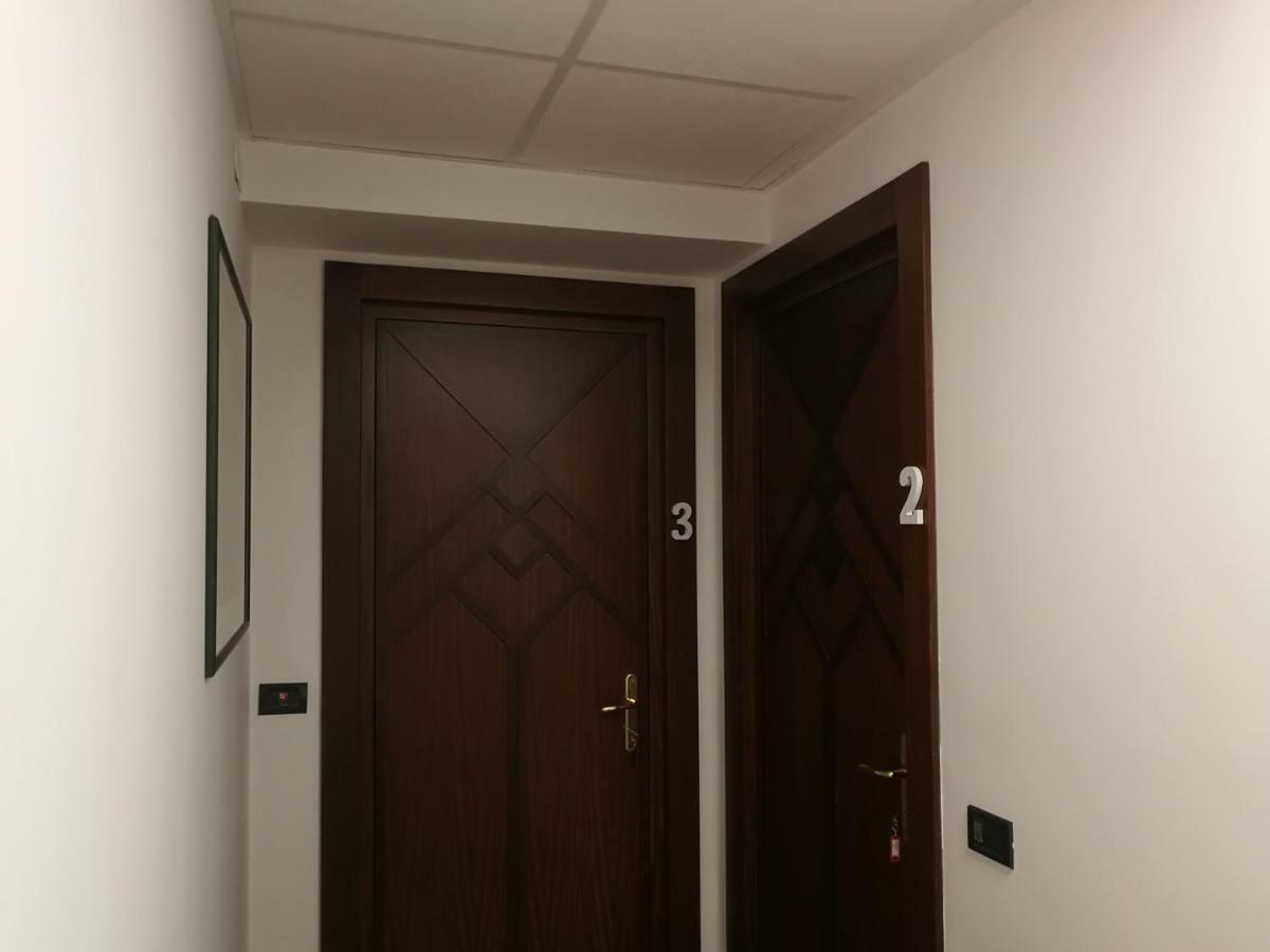 A Casa Di Sara Ermy Acomodação com café da manhã Bari Exterior foto